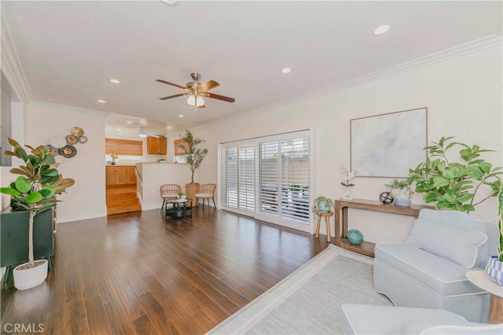 Dining room, Interior, Kitchen, Recessed Lighting, Wood Texture Flooring