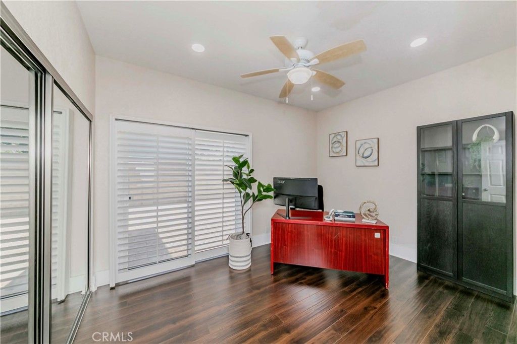 Home Office, Interior, Recessed Lighting, Wood Texture Flooring