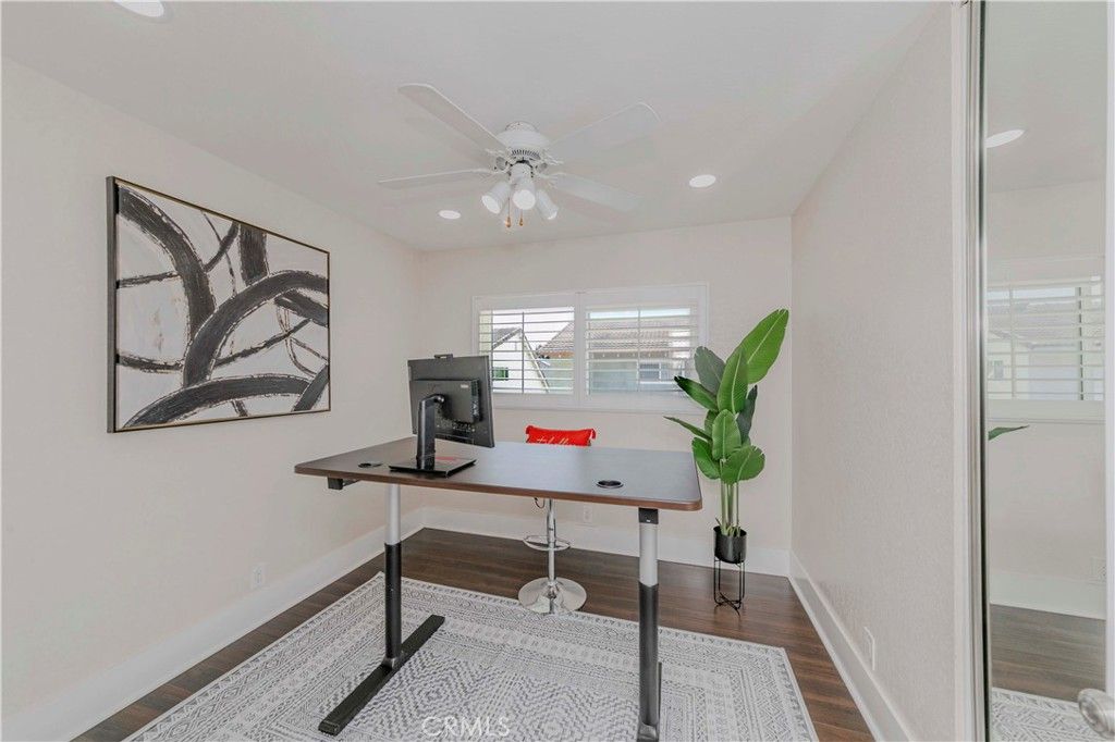 Home Office, Interior, Recessed Lighting, Wood Texture Flooring