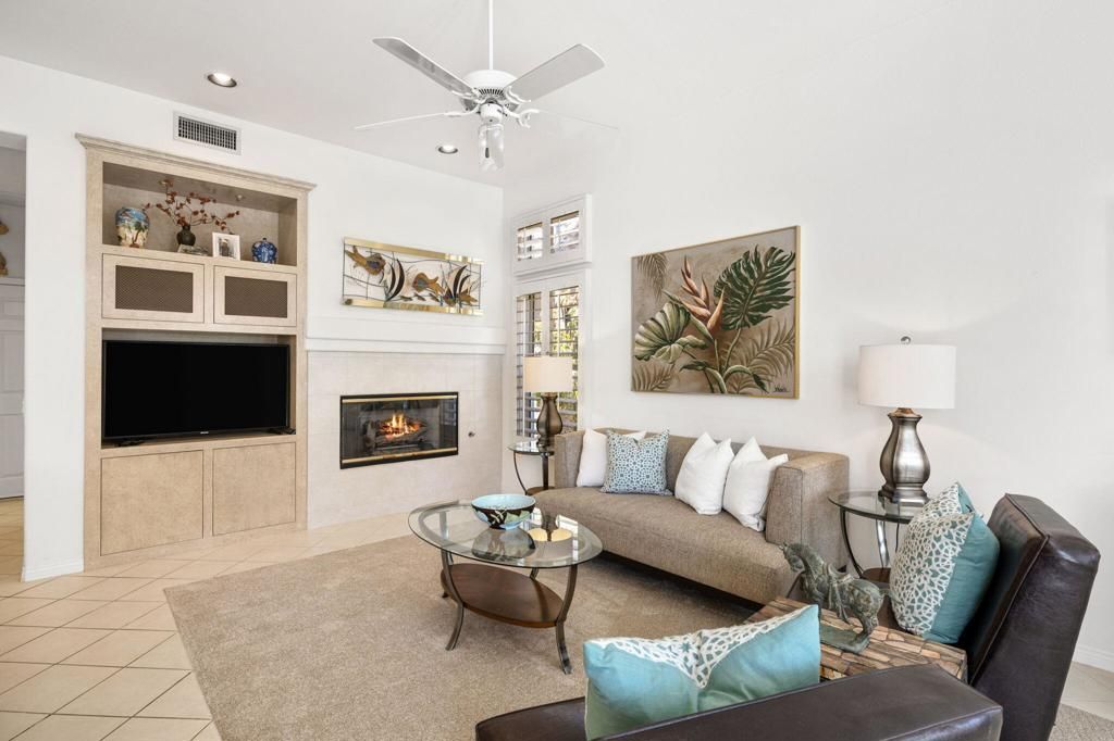 Fireplace, Interior, Living room, Recessed Lighting