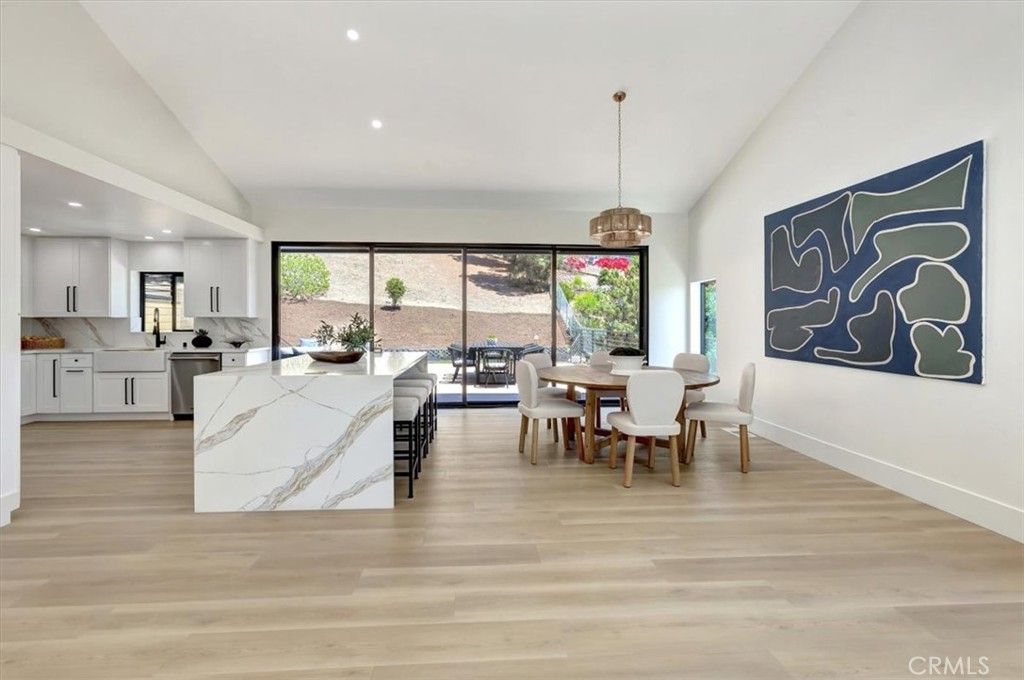 Dining room, Interior, Kitchen, Pendant Lights, Recessed Lighting, Wood Texture Flooring
