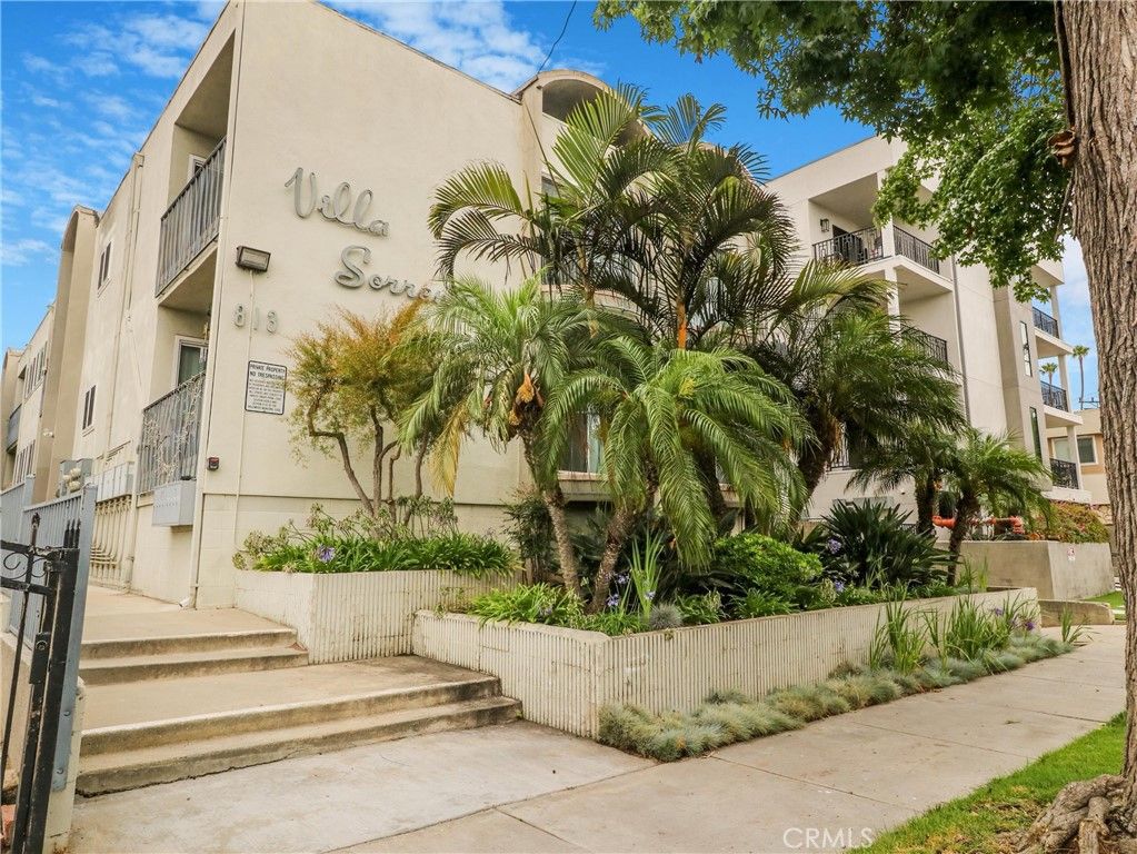 Exterior, Facade, Condo Building
