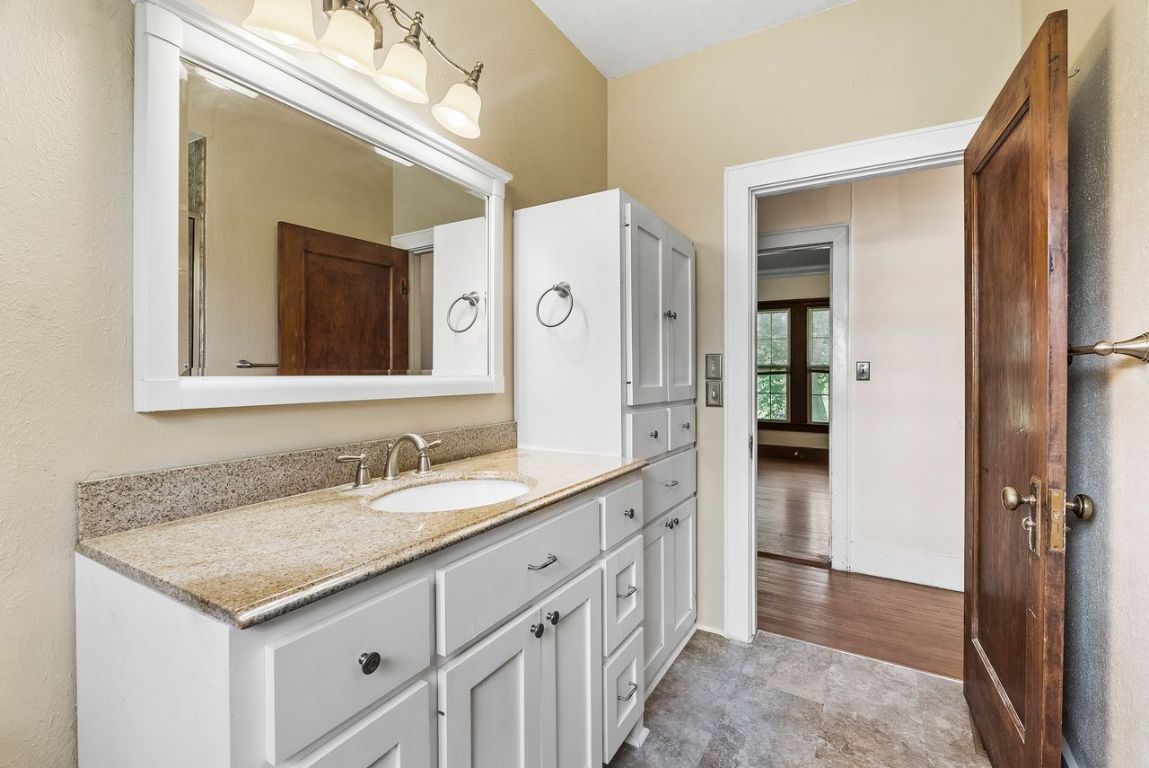 Bathroom, Dual Sink Vanities, Interior, Wood Texture Flooring