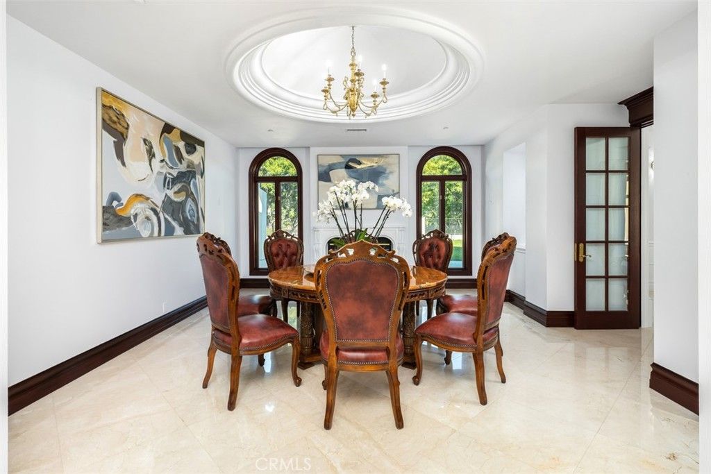 Chandelier, Dining room, Interior