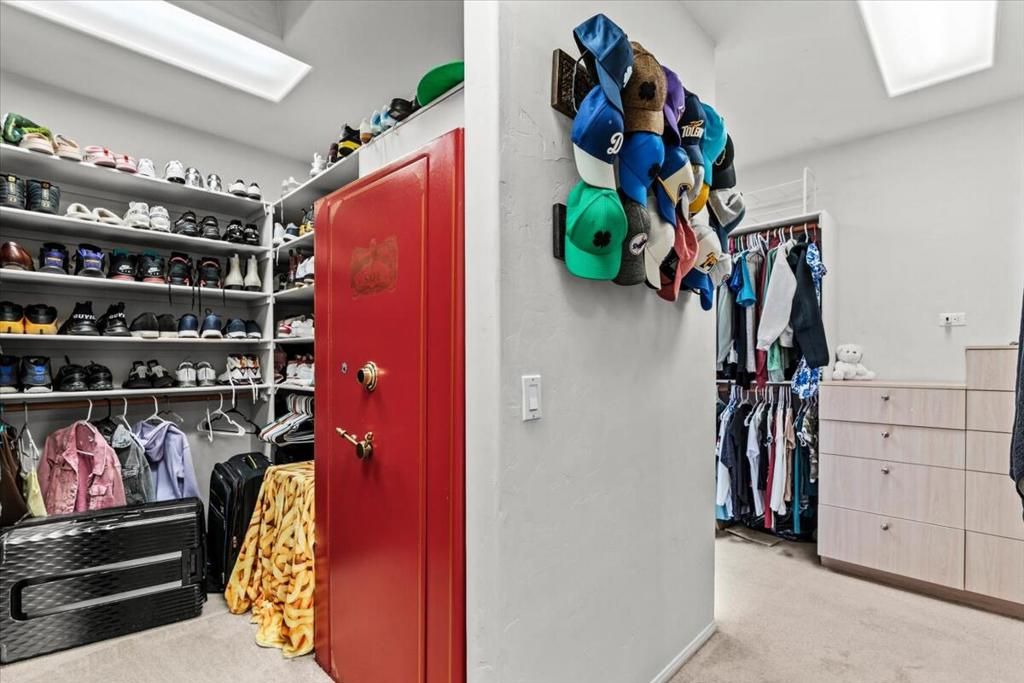 Interior, Walk-in Closets