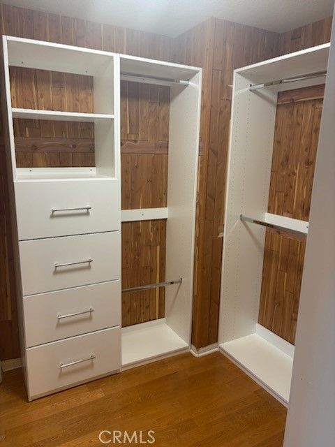 Interior, Walk-in Closets, Wood Texture Flooring