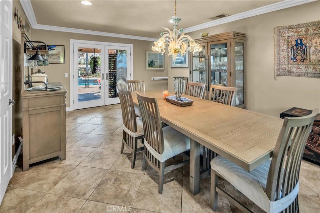 Chandelier, Dining room, Interior, Recessed Lighting