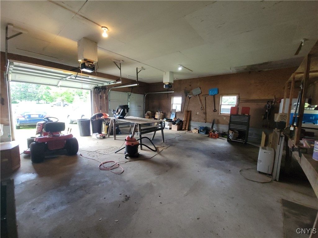 Garage, Interior