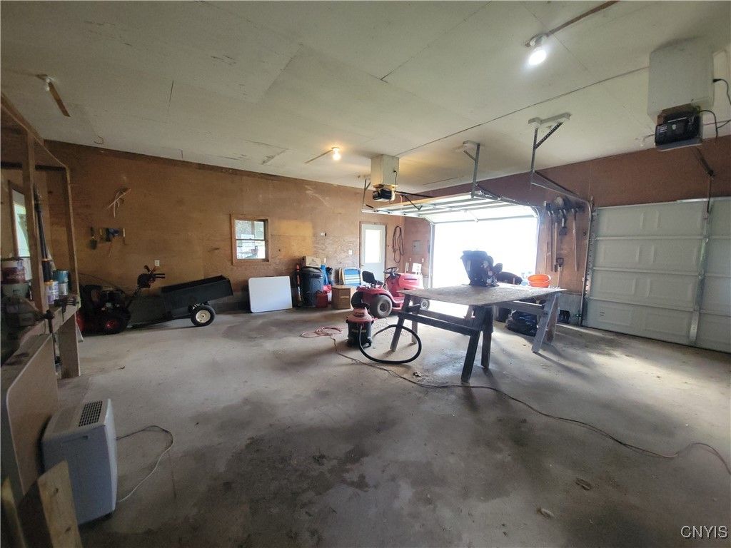 Garage, Interior