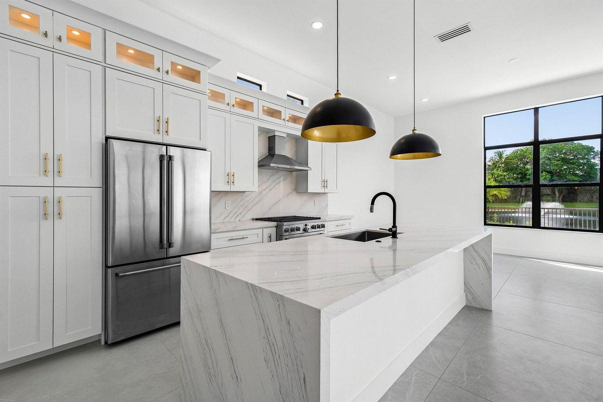 Interior, Kitchen, Pendant Lights, Recessed Lighting, Stainless Steel Appliances
