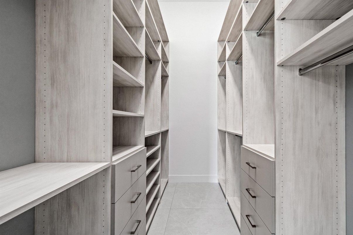 Interior, Walk-in Closets