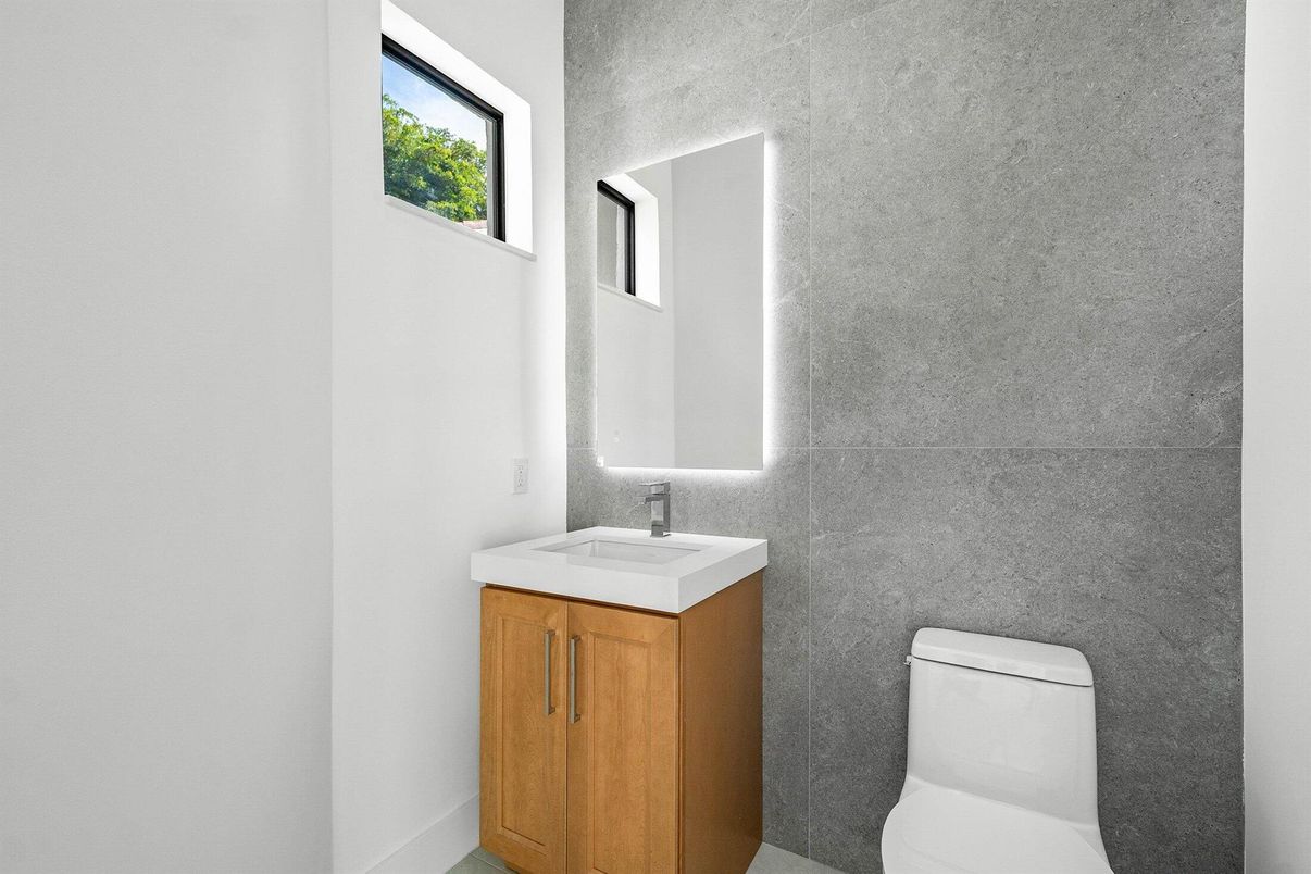 Bathroom, Interior