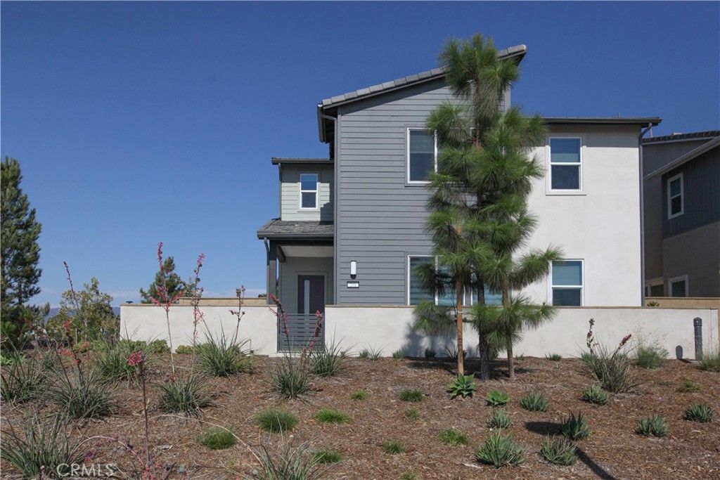 Backyard, Exterior, Facade, Modern