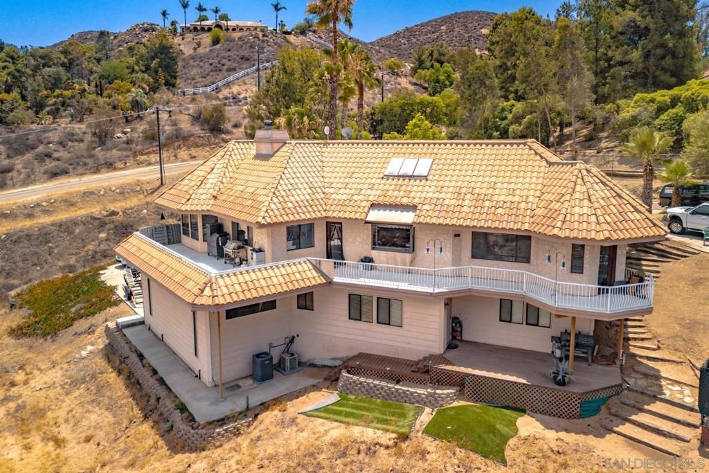 Exterior, Drone