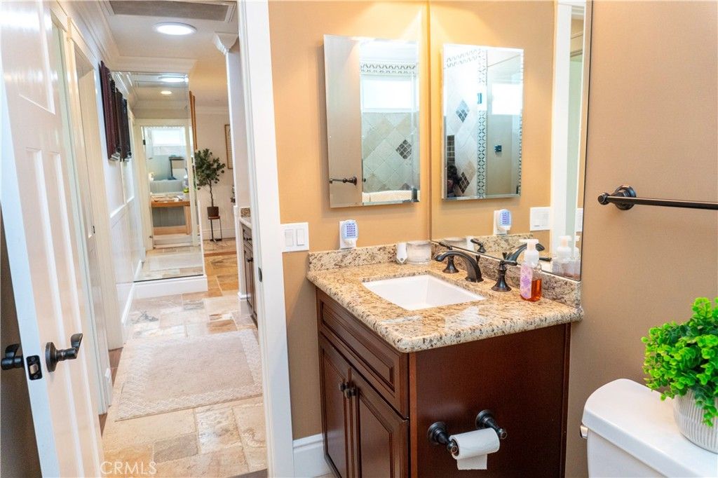 Bathroom, Interior, Recessed Lighting