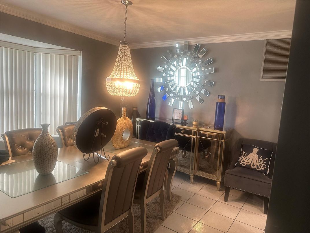 Dining room, Interior, Pendant Lights