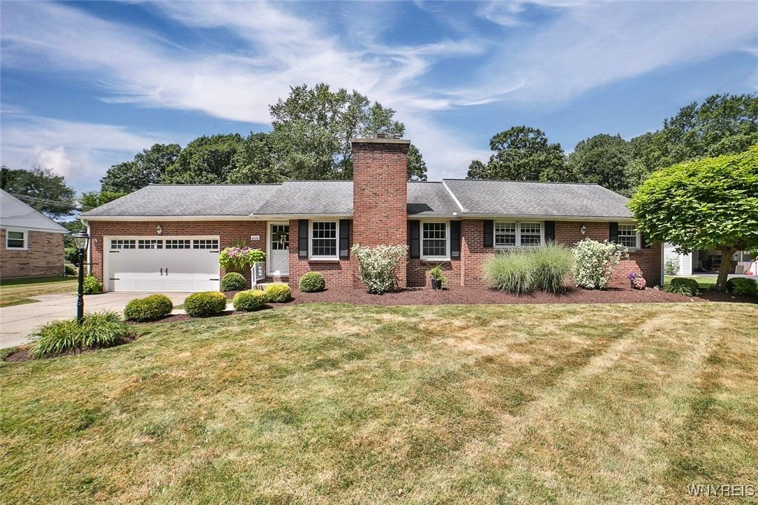 Attached, Exterior, Facade, Brick Facade, Ranch