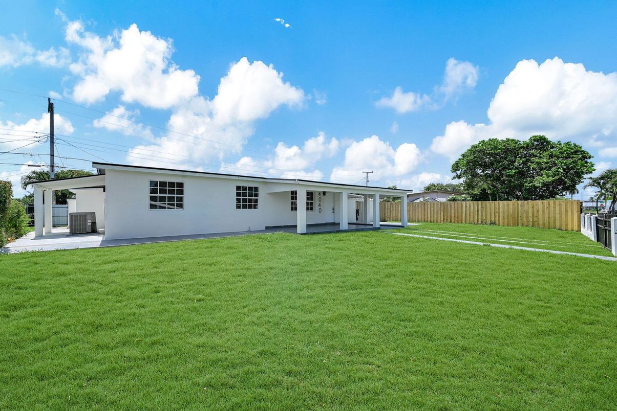 Backyard, Exterior