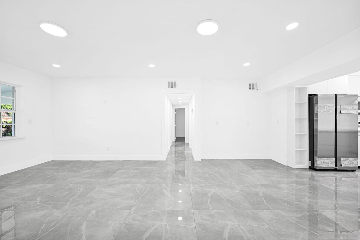 Elevator, Empty room, Interior, Recessed Lighting