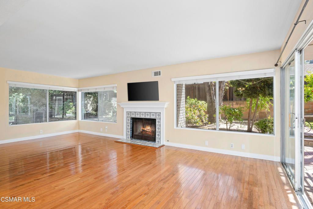 Empty room, Fireplace, Interior, Wood Texture Flooring