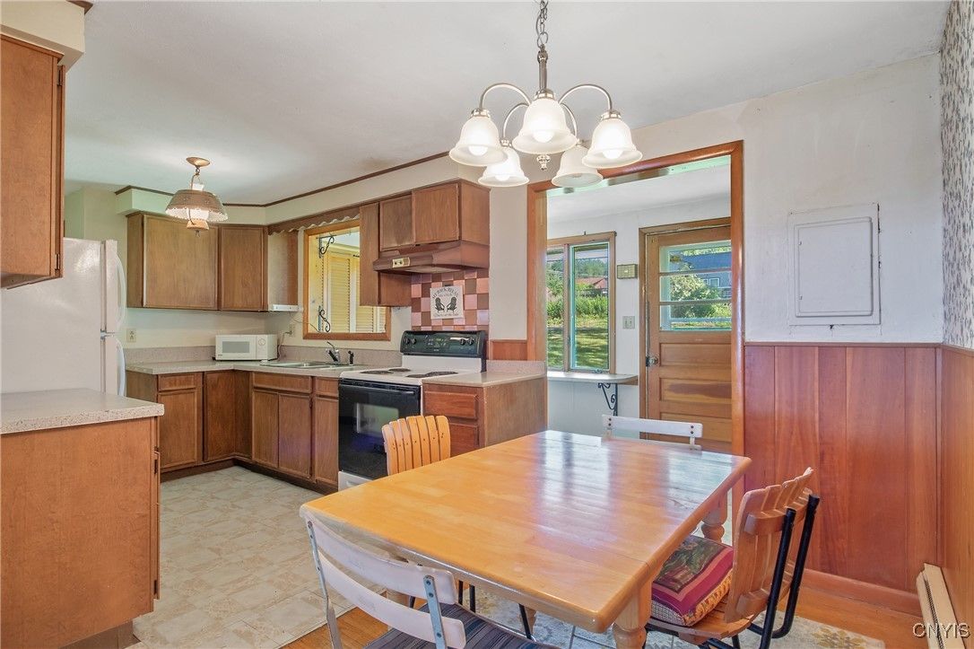 Chandelier, Dining room, Interior, Kitchen