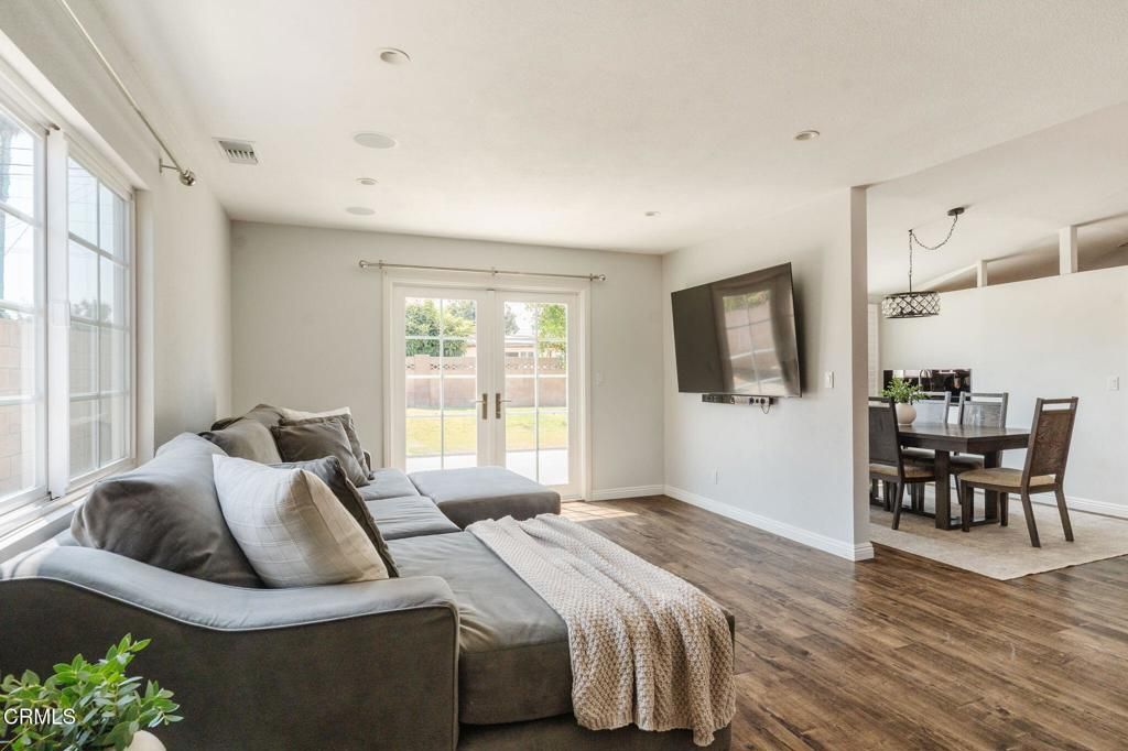 Dining room, Interior, Living room, Recessed Lighting, Wood Texture Flooring