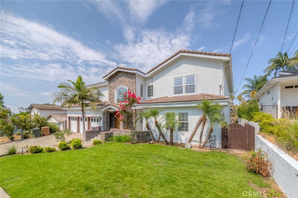 Backyard, Exterior, Facade, Mediterranean