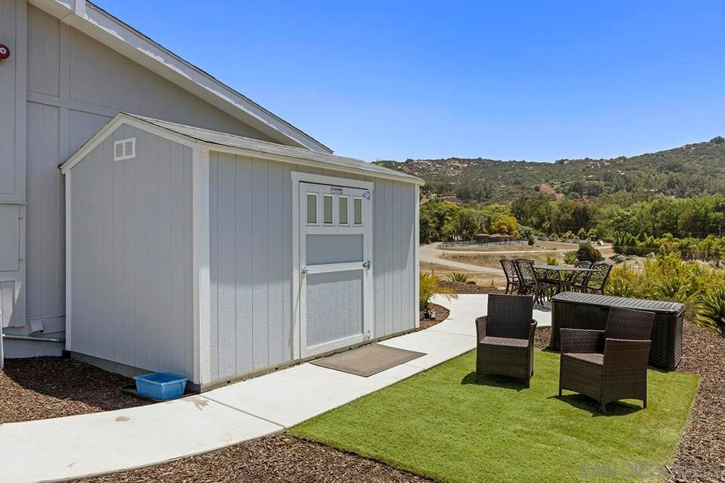 Backyard, Exterior