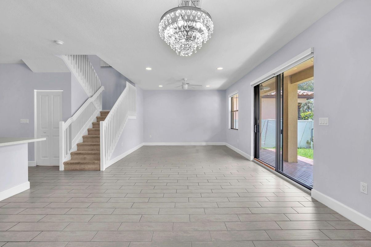 Chandelier, Empty room, Interior, Recessed Lighting