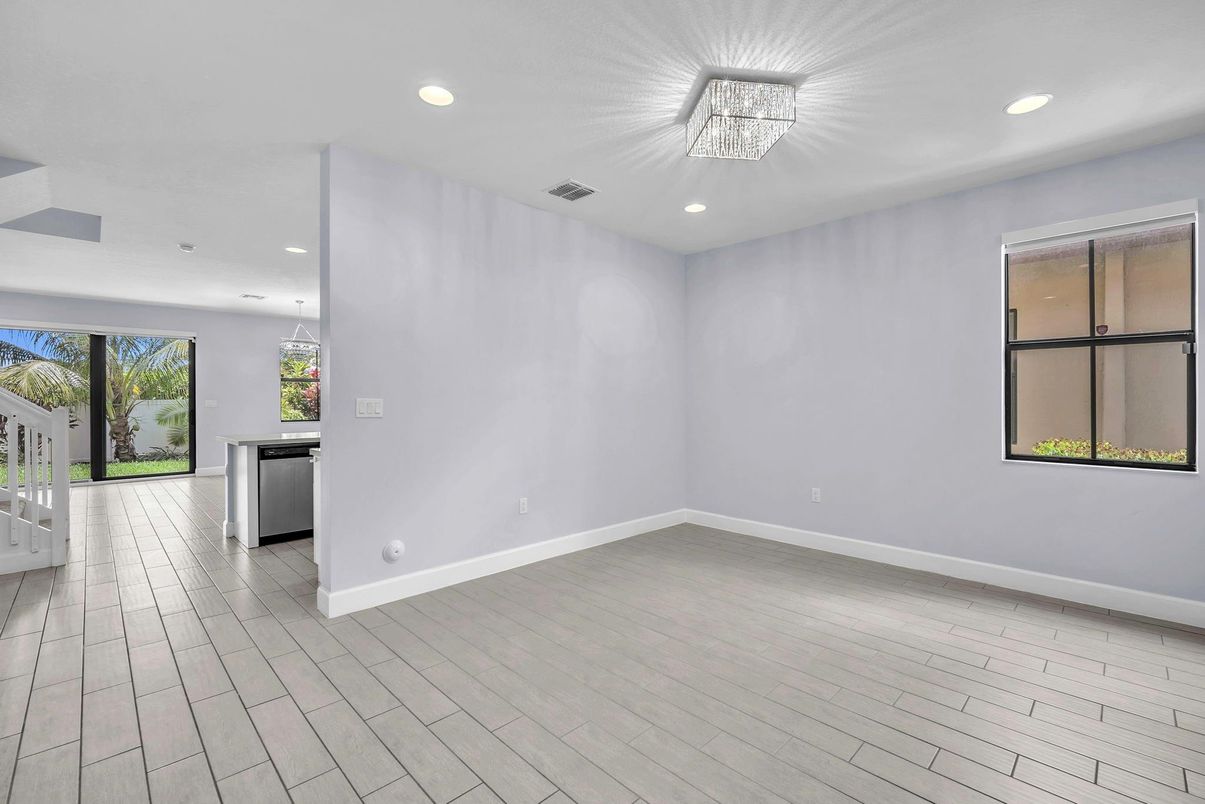 Empty room, Interior, Recessed Lighting, Wood Texture Flooring