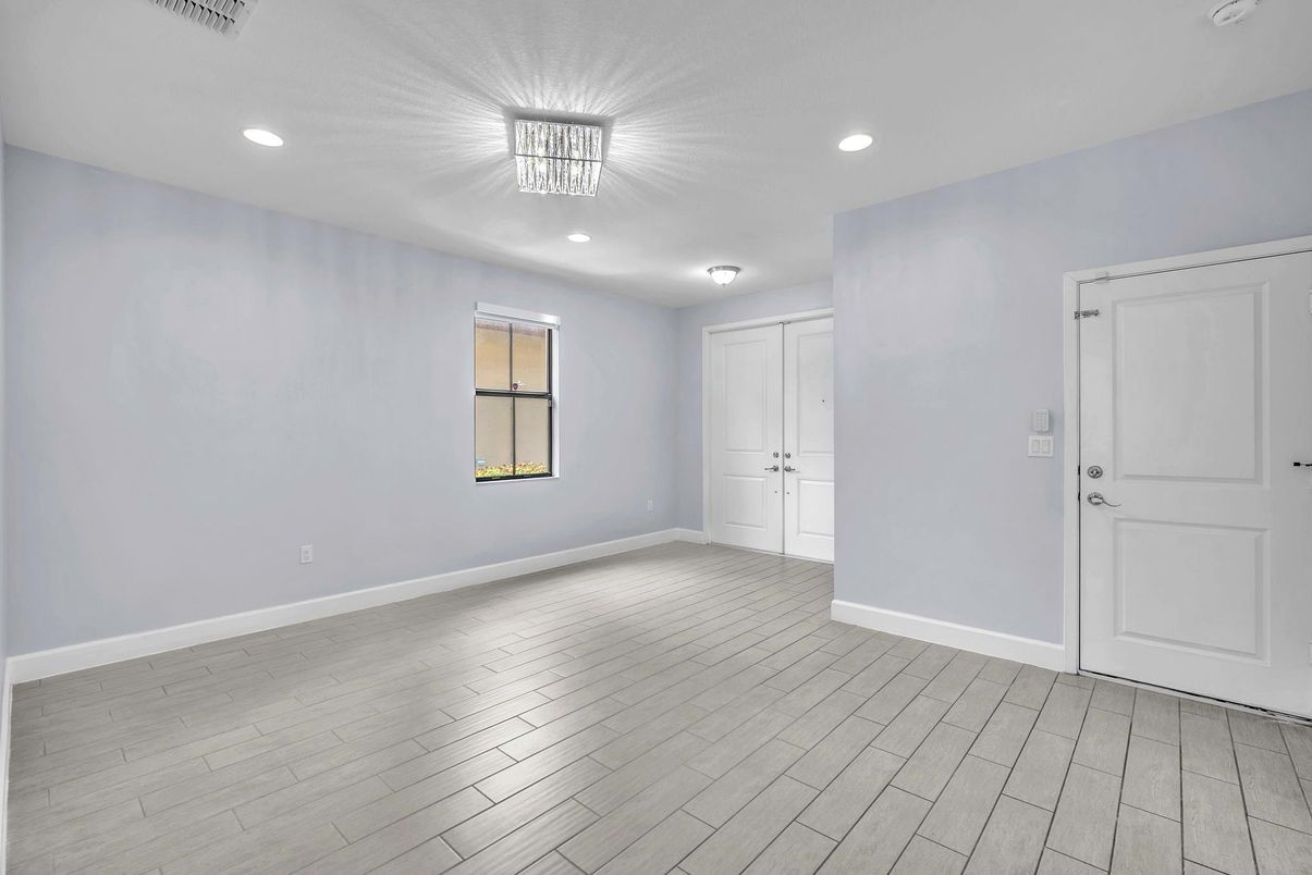 Empty room, Interior, Recessed Lighting, Wood Texture Flooring