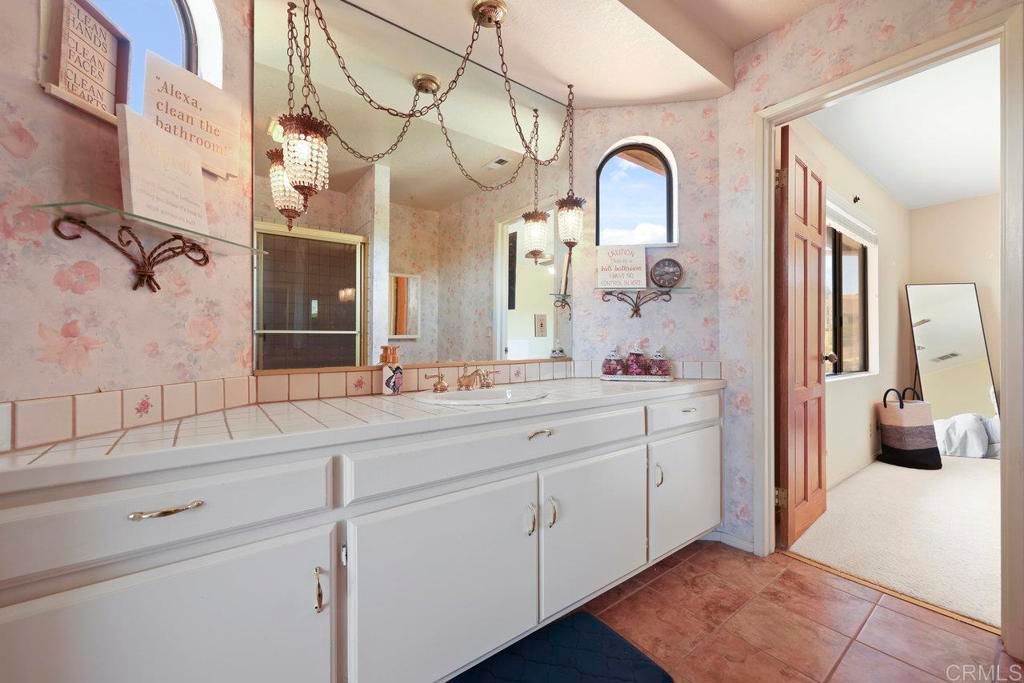 Bathroom, Interior, Pendant Lights, Tile Countertops