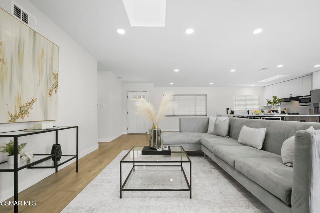 Interior, Kitchen, Living room, Recessed Lighting, Wood Texture Flooring