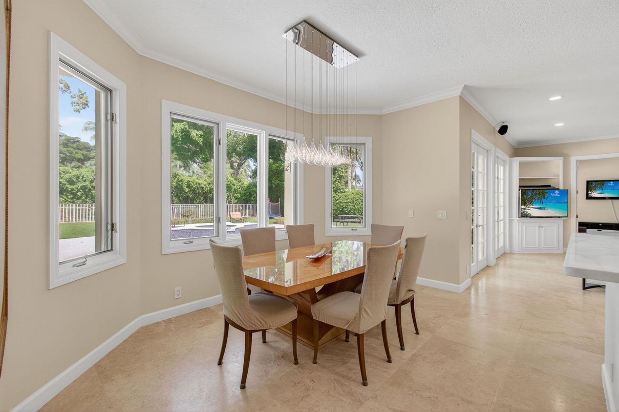 Dining room, Interior, Pendant Lights, Recessed Lighting