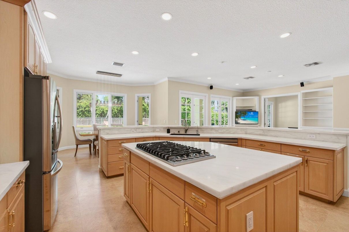 Dining room, Interior, Kitchen, Pendant Lights, Recessed Lighting