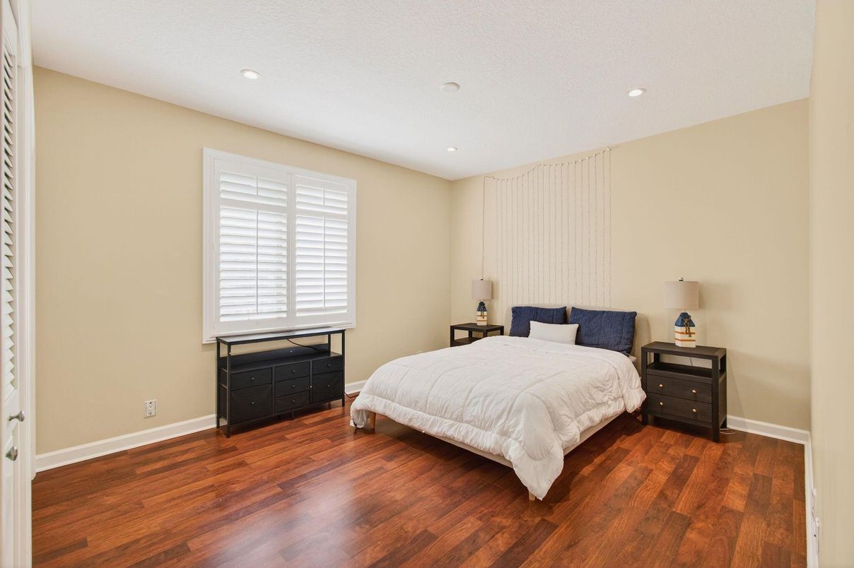 Bedroom, Interior, Recessed Lighting, Wood Texture Flooring