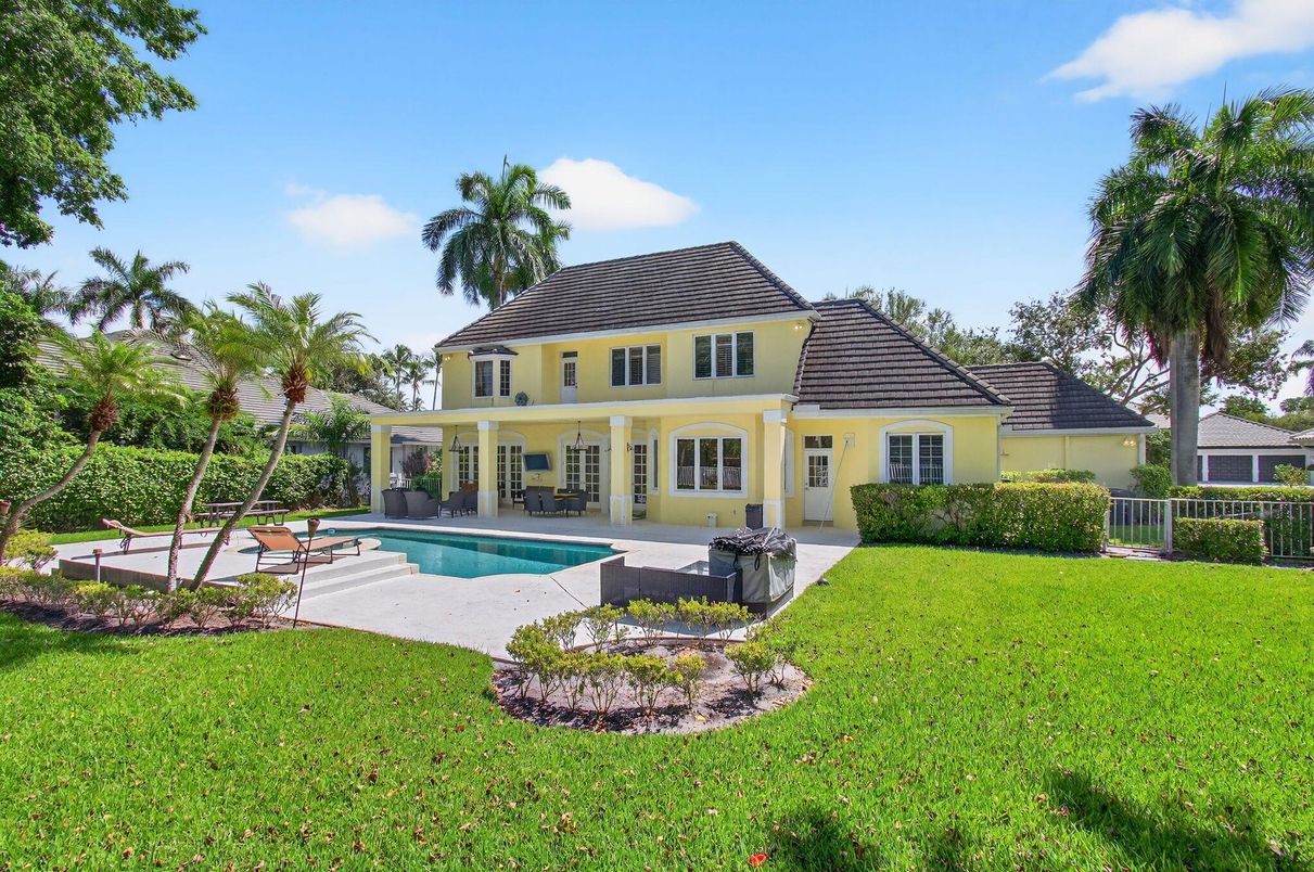 Backyard, Exterior, Pool