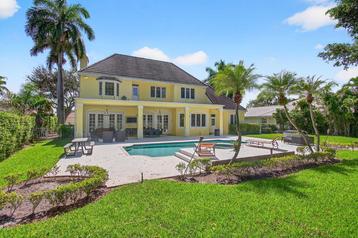 Backyard, Exterior, Pool