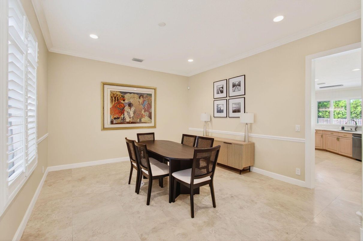 Dining room, Interior, Recessed Lighting