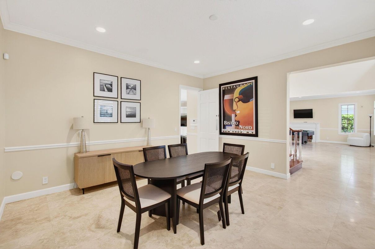 Dining room, Interior, Recessed Lighting