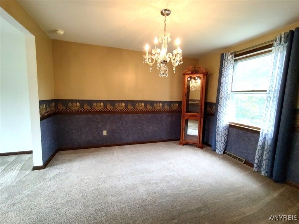 Chandelier, Empty room, Interior