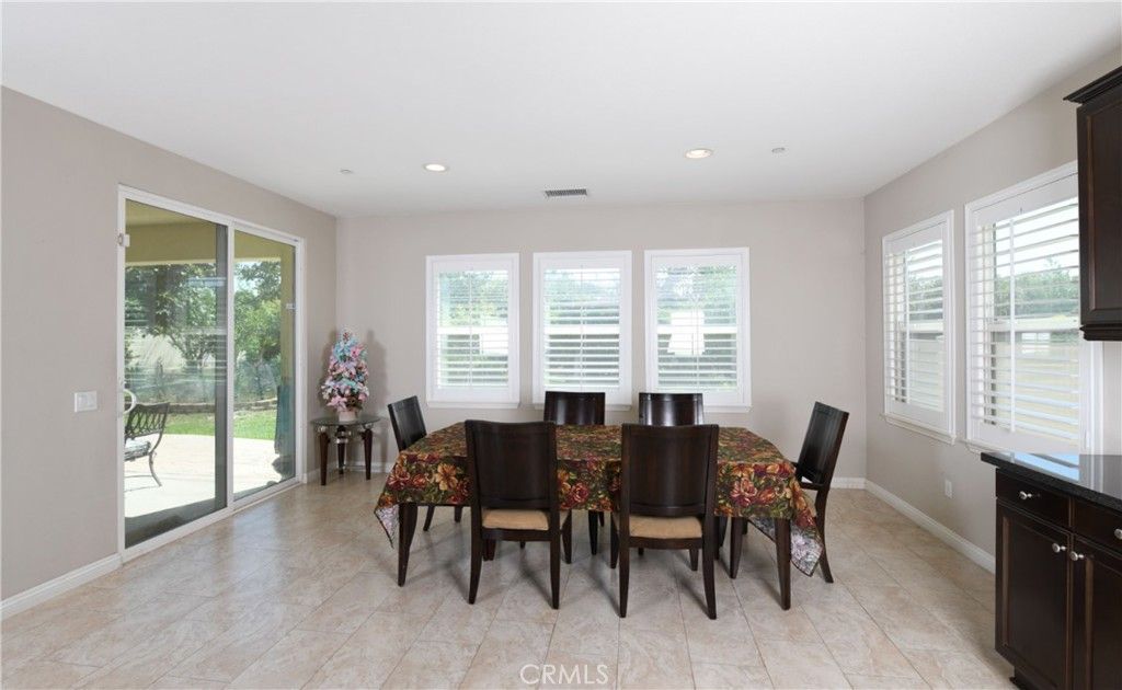 Dining room, Interior, Recessed Lighting
