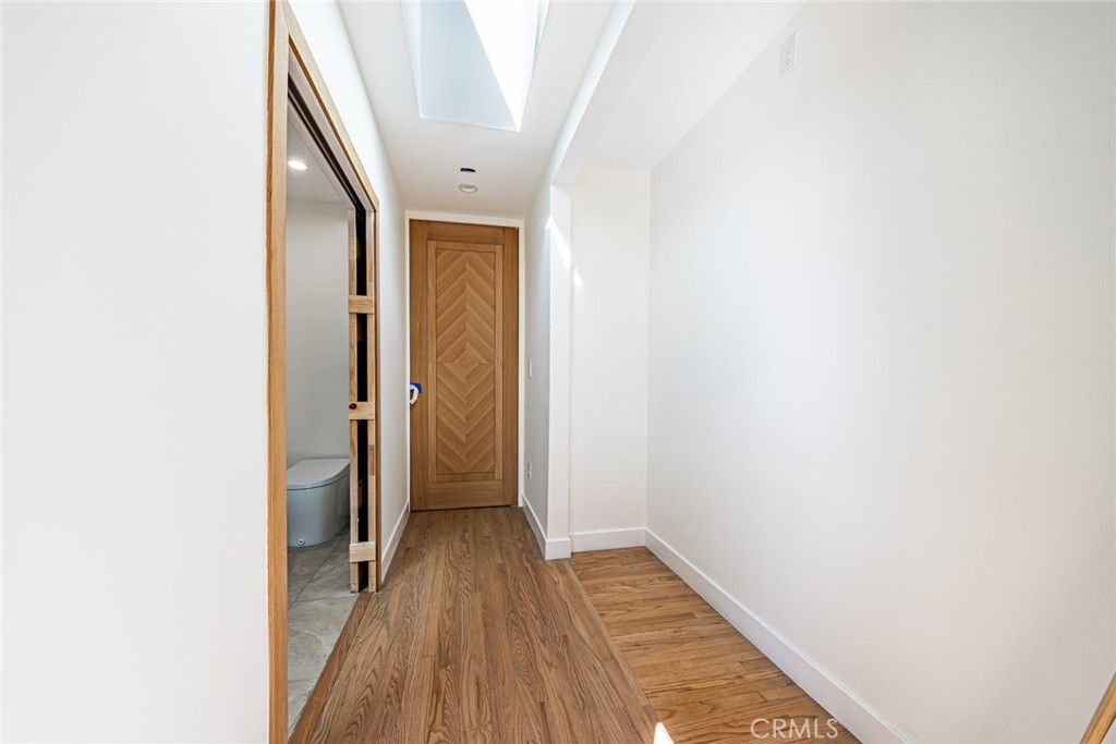 Bathroom, Interior, Recessed Lighting, Wood Texture Flooring
