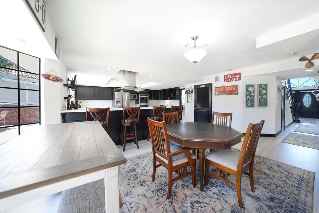 Dining room, Interior, Kitchen, Stainless Steel Appliances, Wood Texture Flooring