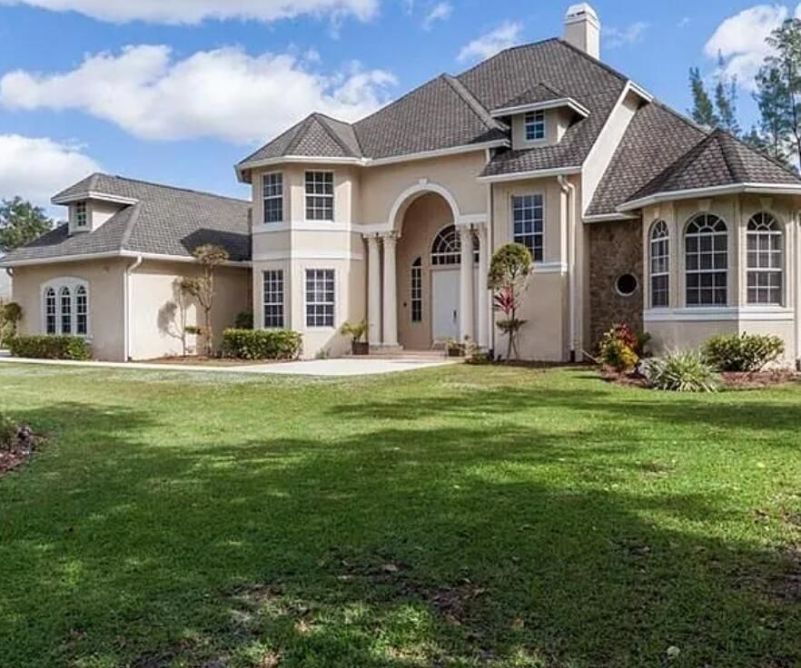 Backyard, Exterior, Facade, French Provincial