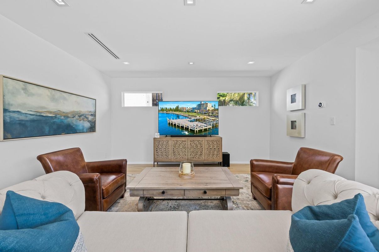 Interior, Living room, Recessed Lighting, Water