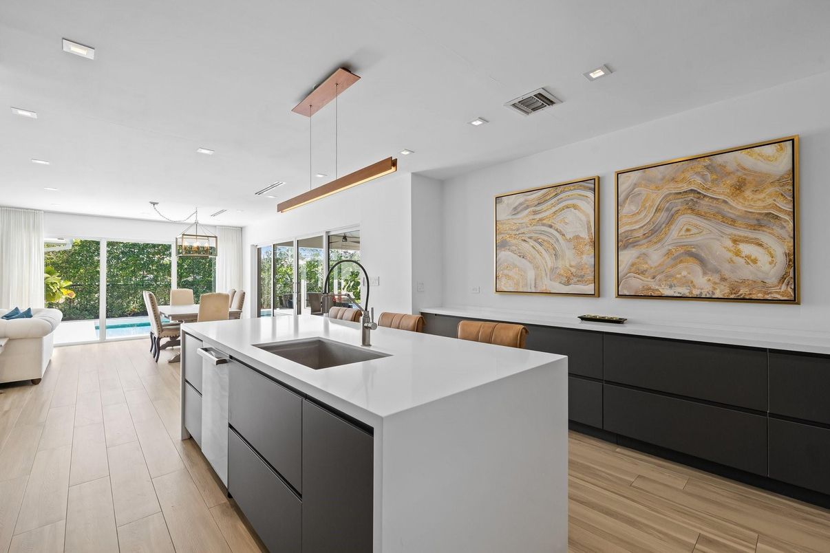 Dining room, Interior, Kitchen, Pendant Lights, Recessed Lighting, Wood Texture Flooring