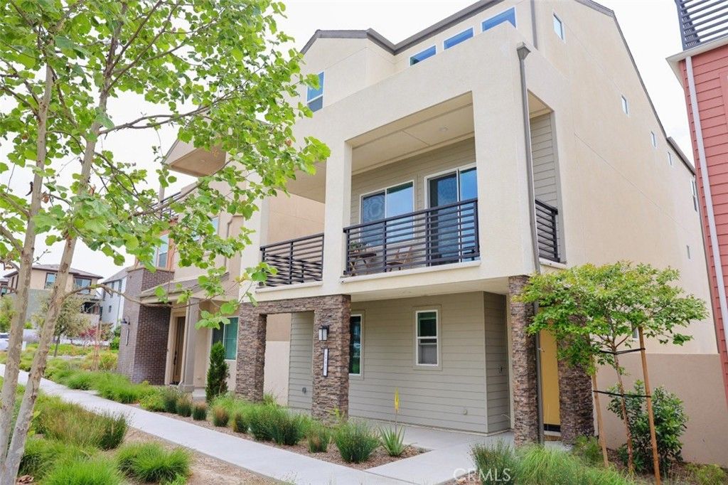 Exterior, Facade, Brick Facade, Modern
