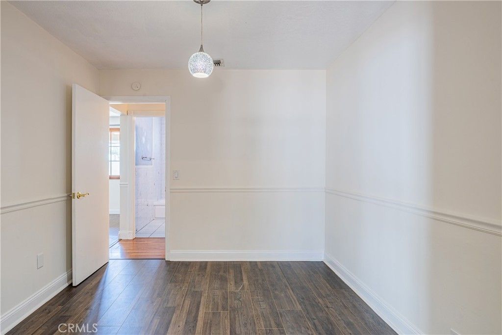 Empty room, Interior, Pendant Lights, Wood Texture Flooring