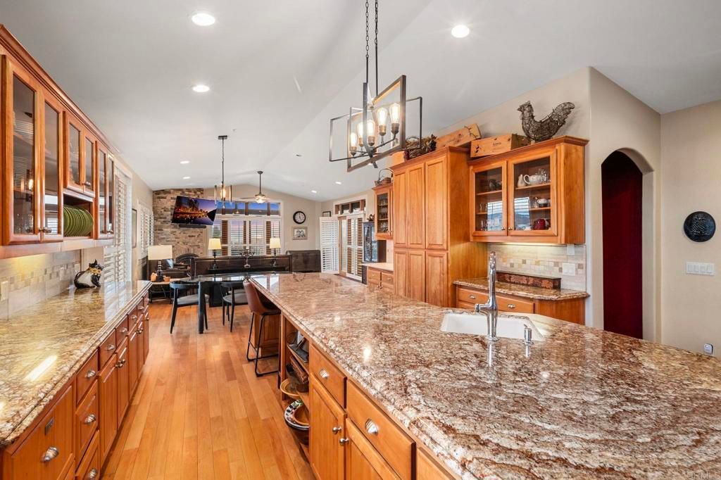 Dining room, Interior, Kitchen, Pendant Lights, Recessed Lighting, Wood Texture Flooring